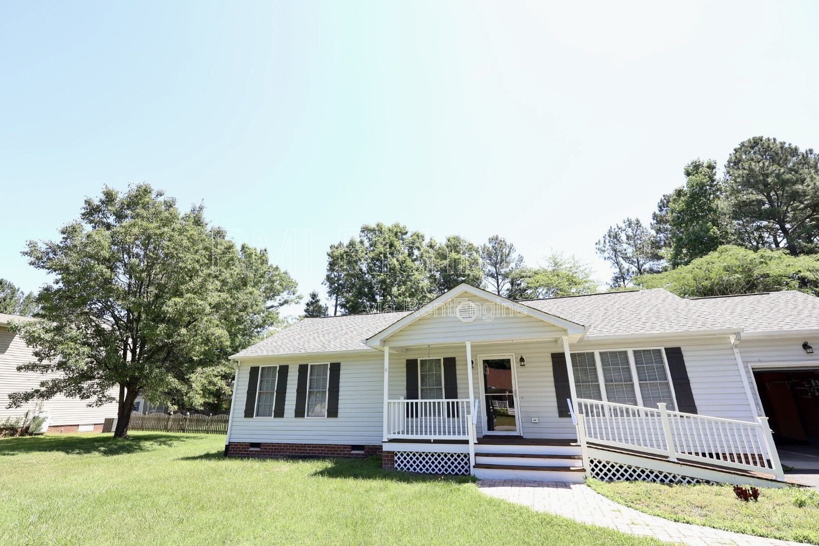 Charming 3-Bed Chesterfield Home with Elegant Granite Touches! property image