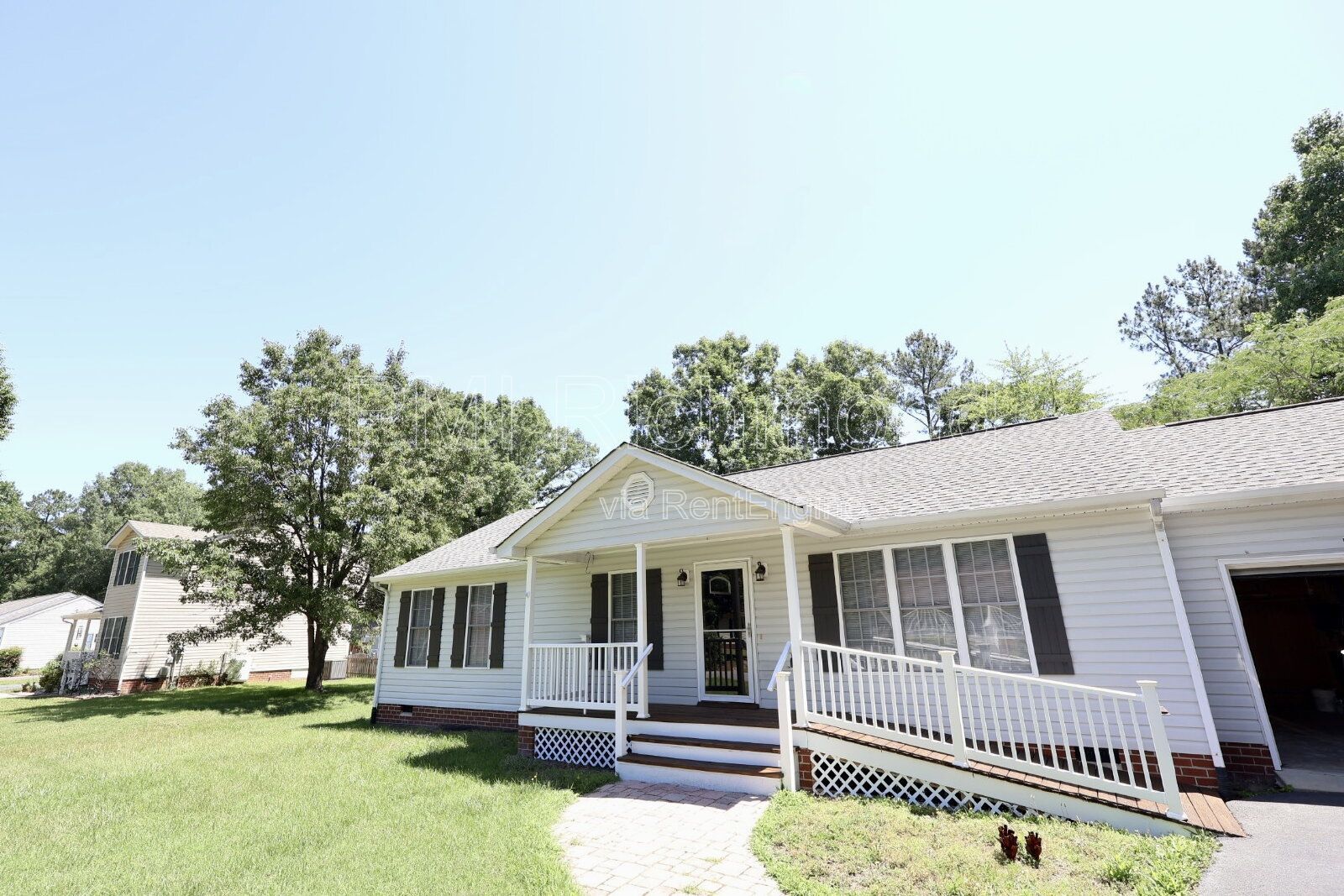 Charming 3-Bed Chesterfield Home with Elegant Granite Touches! property image