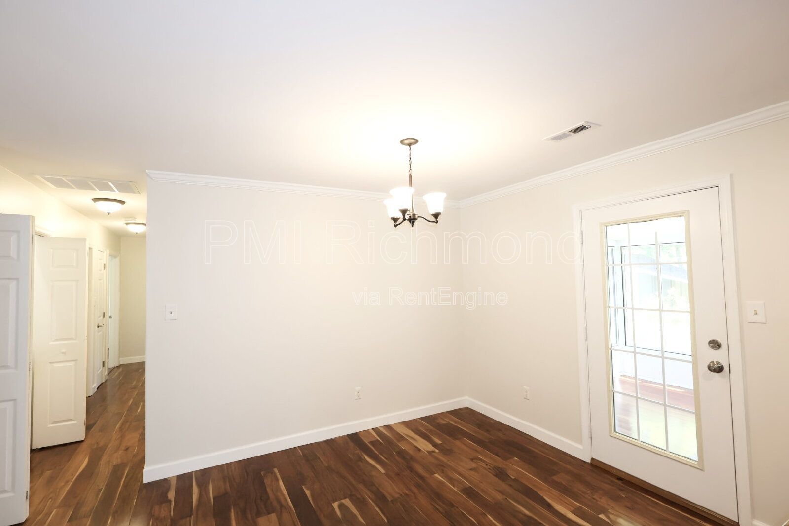 Charming 3-Bed Chesterfield Home with Elegant Granite Touches! property image