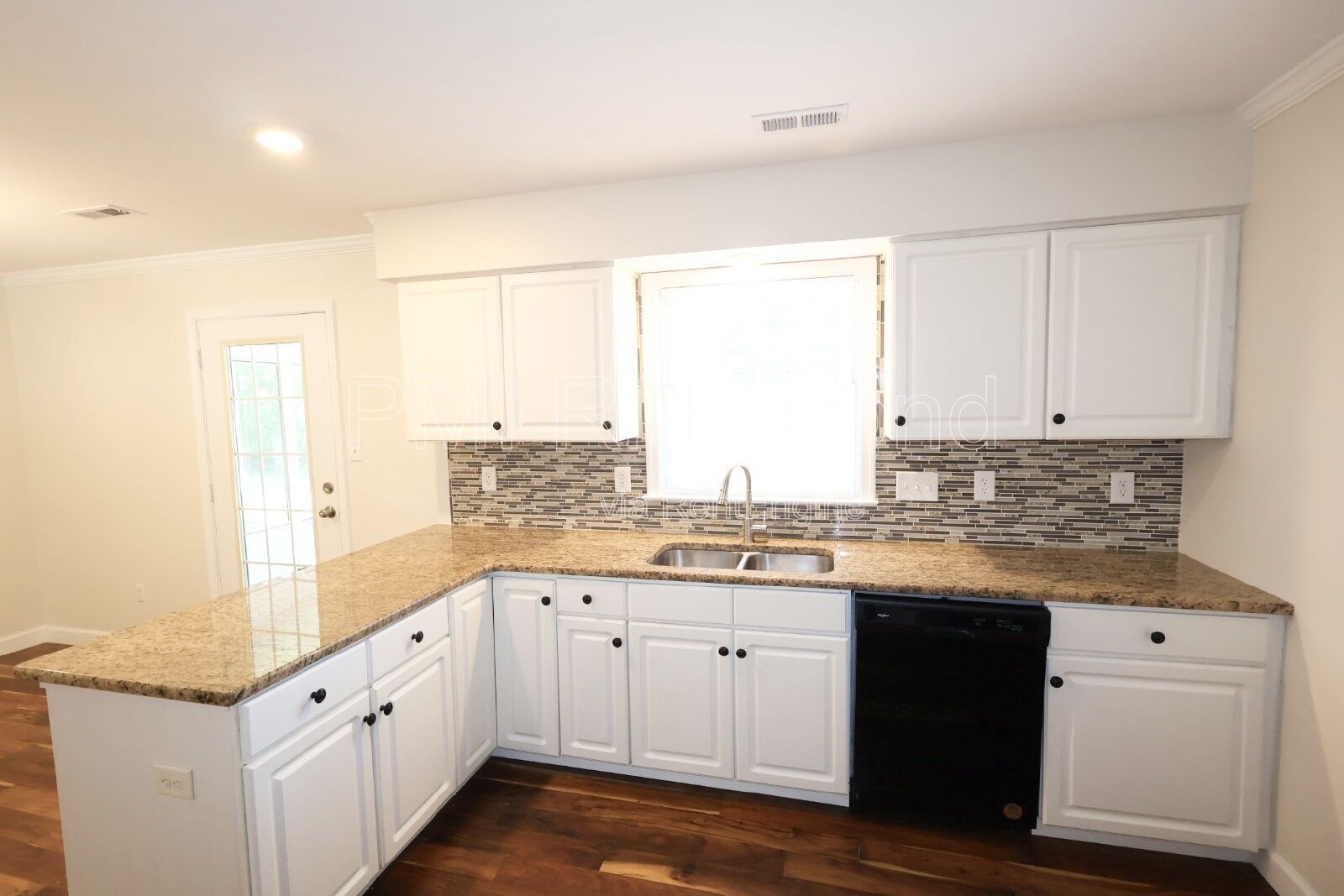 Charming 3-Bed Chesterfield Home with Elegant Granite Touches! property image