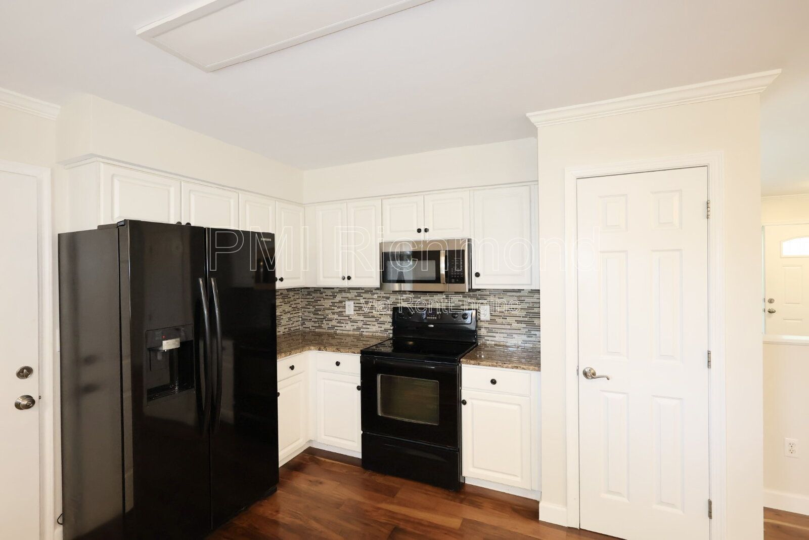 Charming 3-Bed Chesterfield Home with Elegant Granite Touches! property image