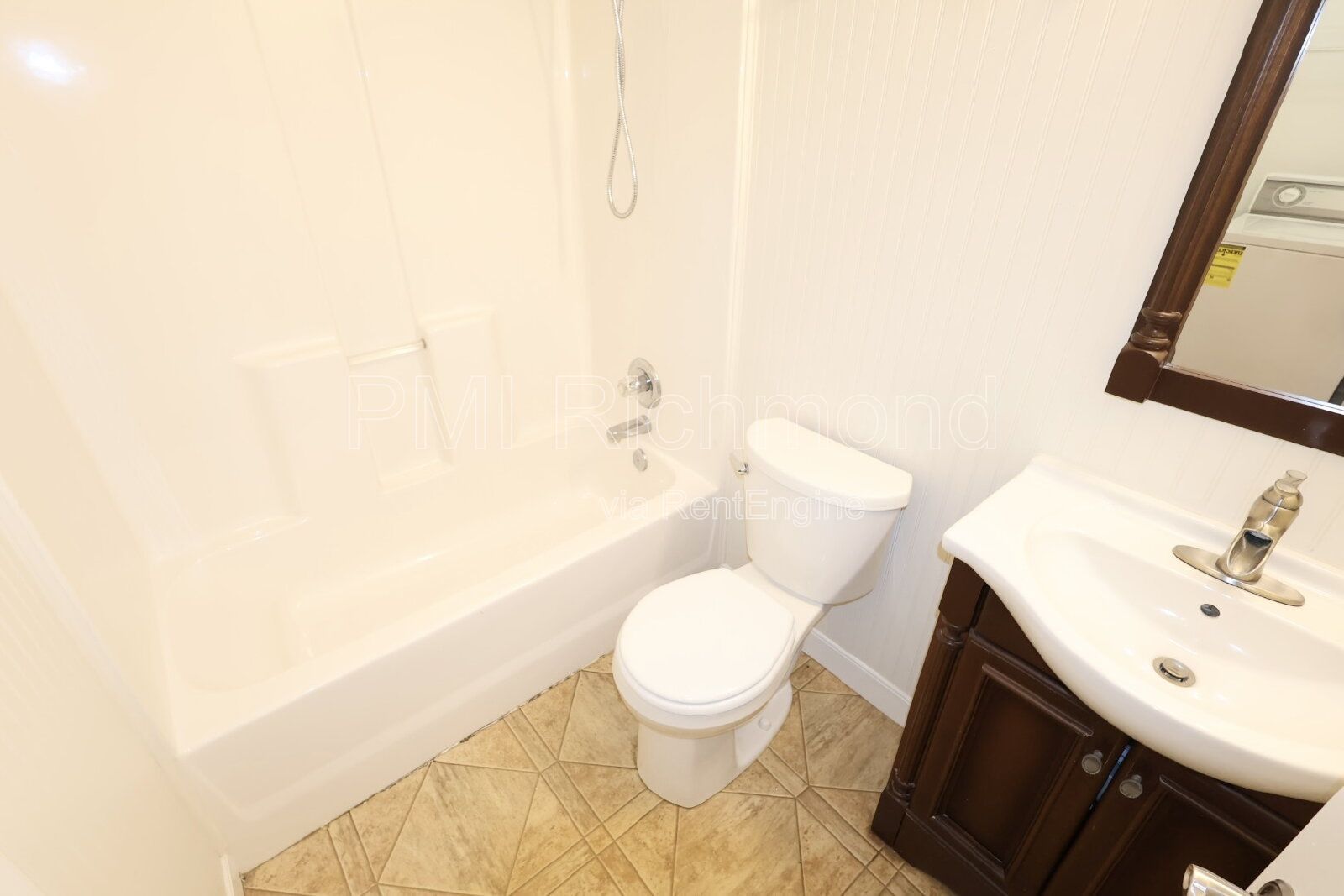 Charming 3-Bed Chesterfield Home with Elegant Granite Touches! property image