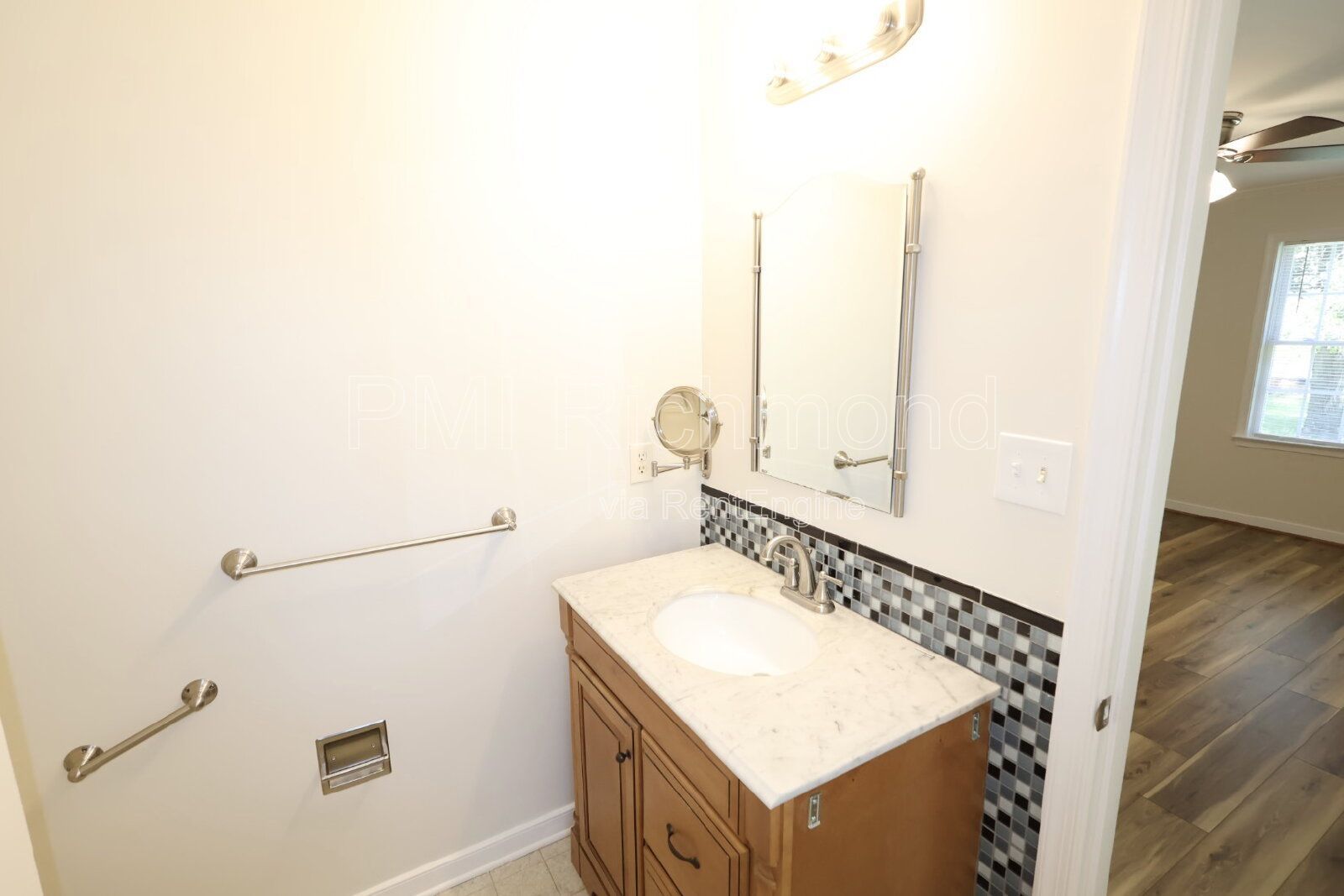 Charming 3-Bed Chesterfield Home with Elegant Granite Touches! property image