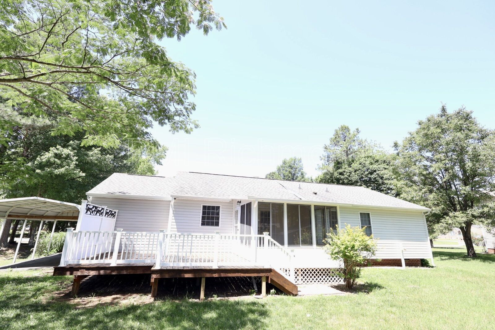 Charming 3-Bed Chesterfield Home with Elegant Granite Touches! property image