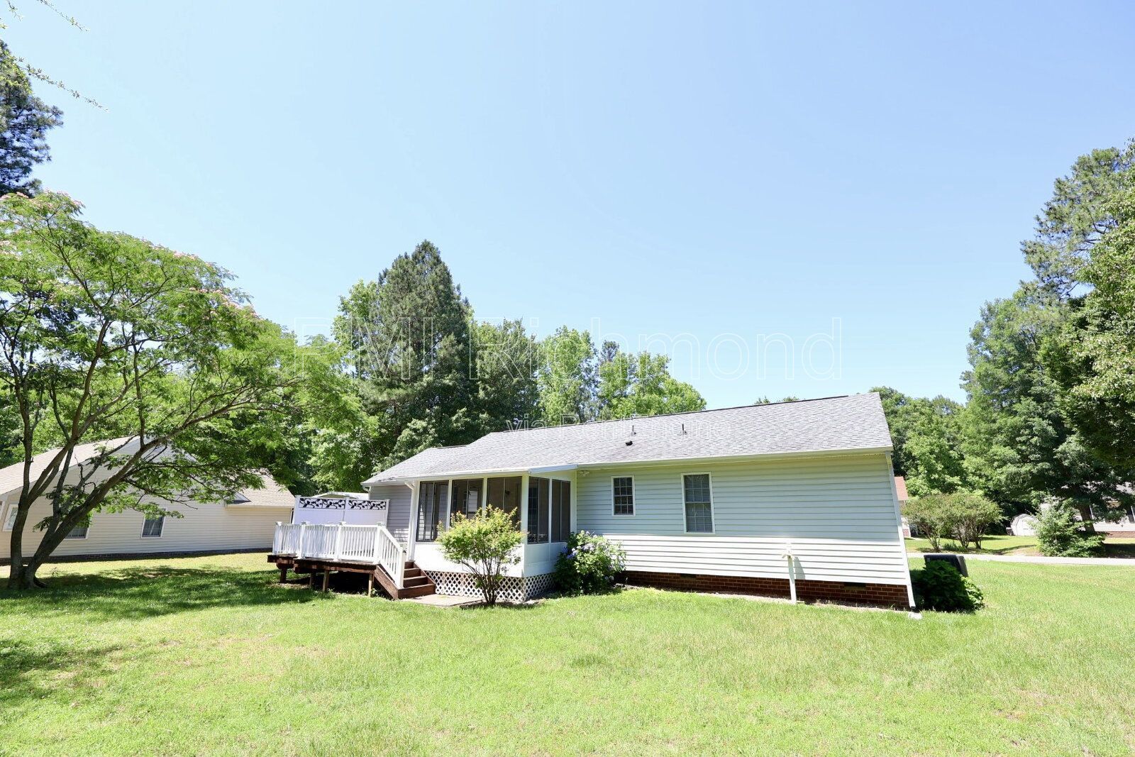 Charming 3-Bed Chesterfield Home with Elegant Granite Touches! property image
