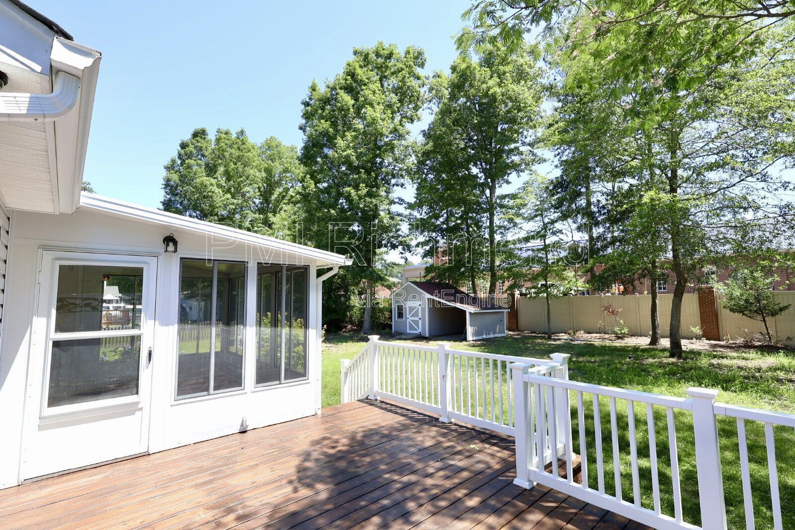 Charming 3-Bed Chesterfield Home with Elegant Granite Touches! property image