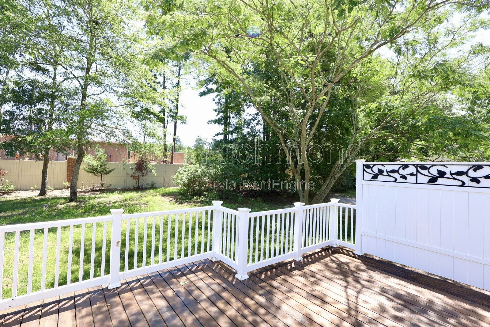 Charming 3-Bed Chesterfield Home with Elegant Granite Touches! property image