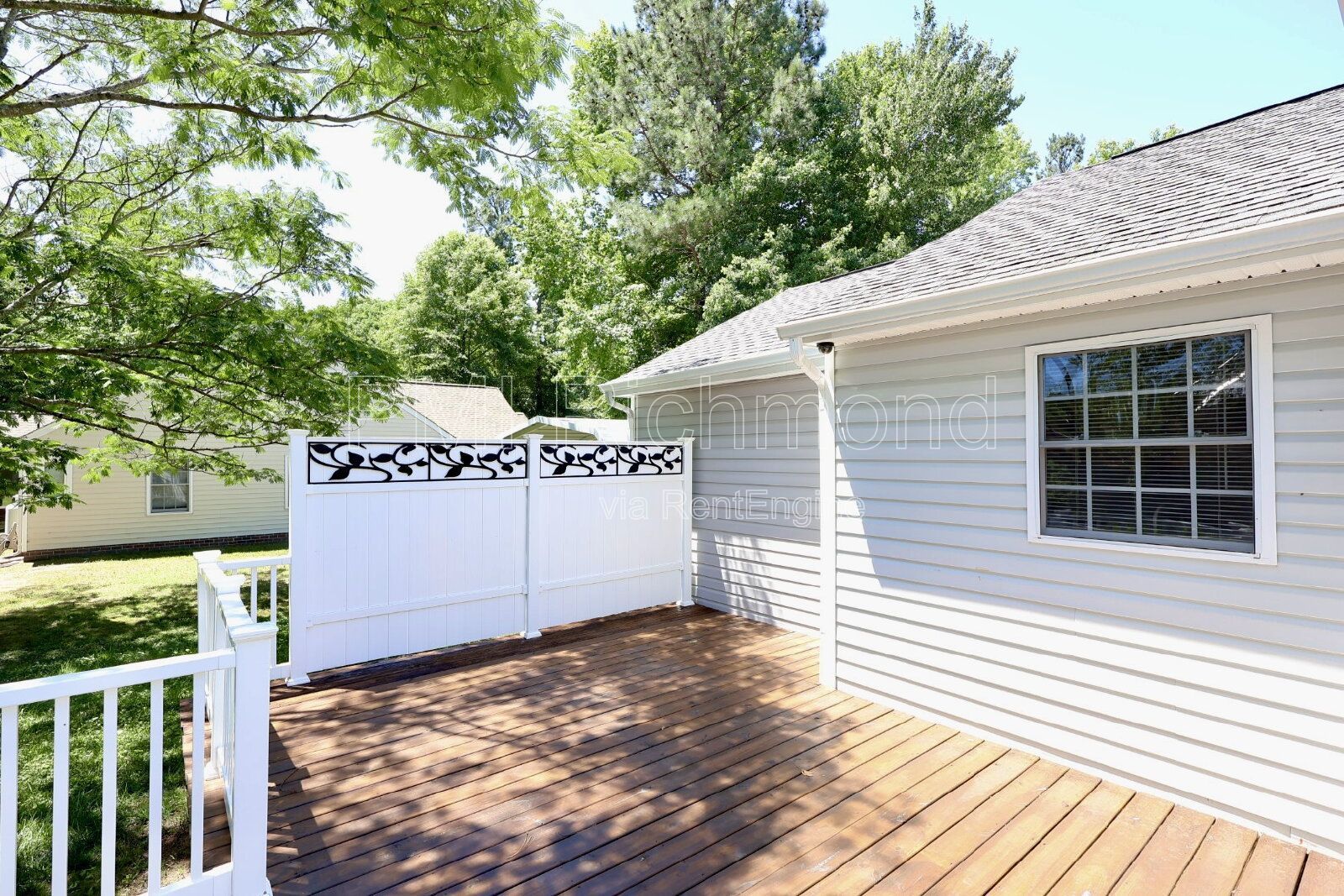 Charming 3-Bed Chesterfield Home with Elegant Granite Touches! property image