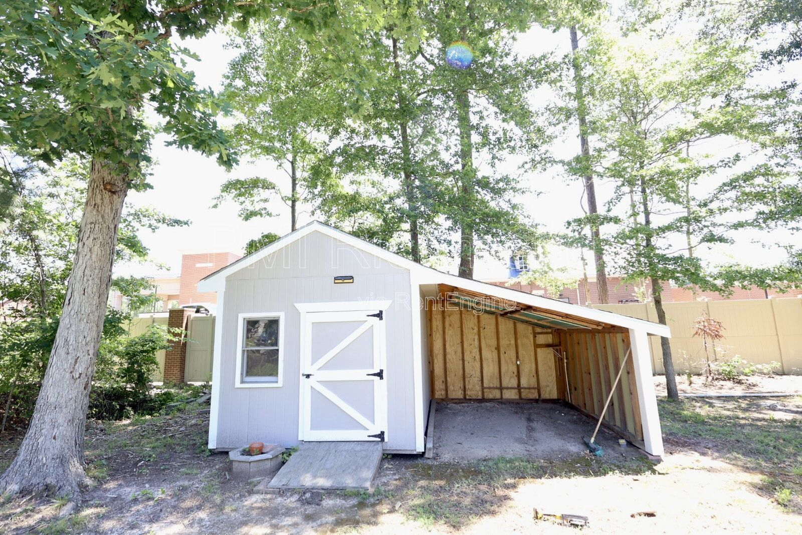 Charming 3-Bed Chesterfield Home with Elegant Granite Touches! property image
