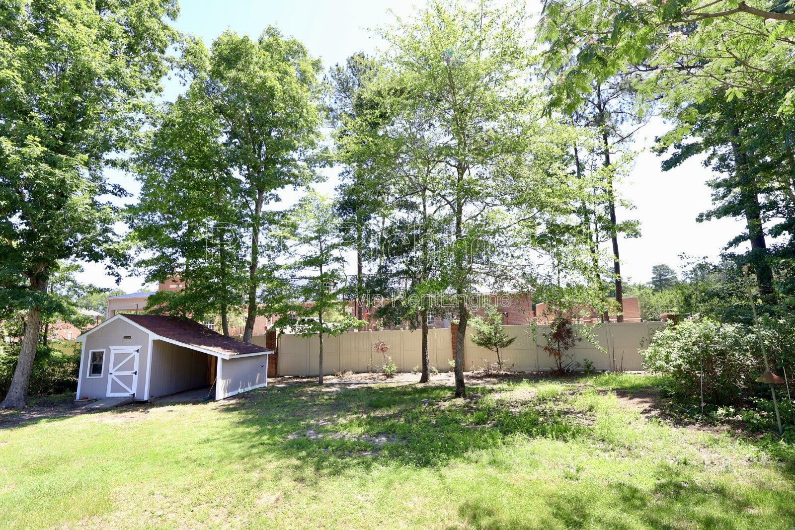 Charming 3-Bed Chesterfield Home with Elegant Granite Touches! property image